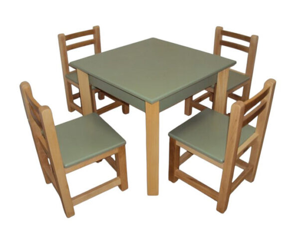 Παιδικό Ξύλινο Τραπέζι Τετράγωνο Λάκα 60x60x54 cm