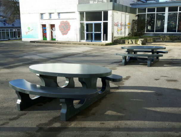 Τραπεζόπαγκος Τσιμεντένιος Οβάλ 8 ατόμων