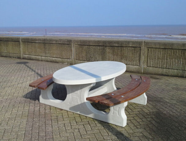 Τραπεζόπαγκος Τσιμέντο-Μπαμπού Οβάλ 8 ατόμων