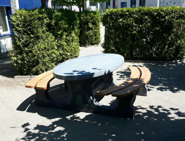 Τραπεζόπαγκος Τσιμέντο-Μπαμπού Οβάλ 8 ατόμων