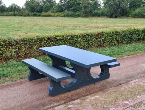 Τραπεζόπαγκος Τσιμεντένιος 7 ατόμων & 1 θέσης Αναπηρικού Αμαξιδίου