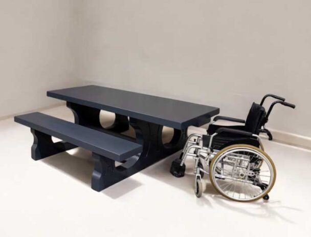 Τραπεζόπαγκος Τσιμεντένιος 7 ατόμων & 1 θέσης Αναπηρικού Αμαξιδίου