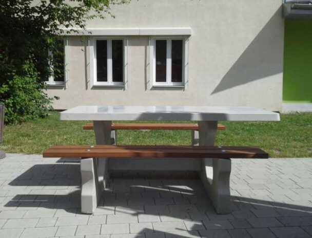 Τραπεζόπαγκος  Τσιμέντο-Μπαμπού 7 ατόμων & 1 θέσης Αναπηρικού Αμαξιδίου